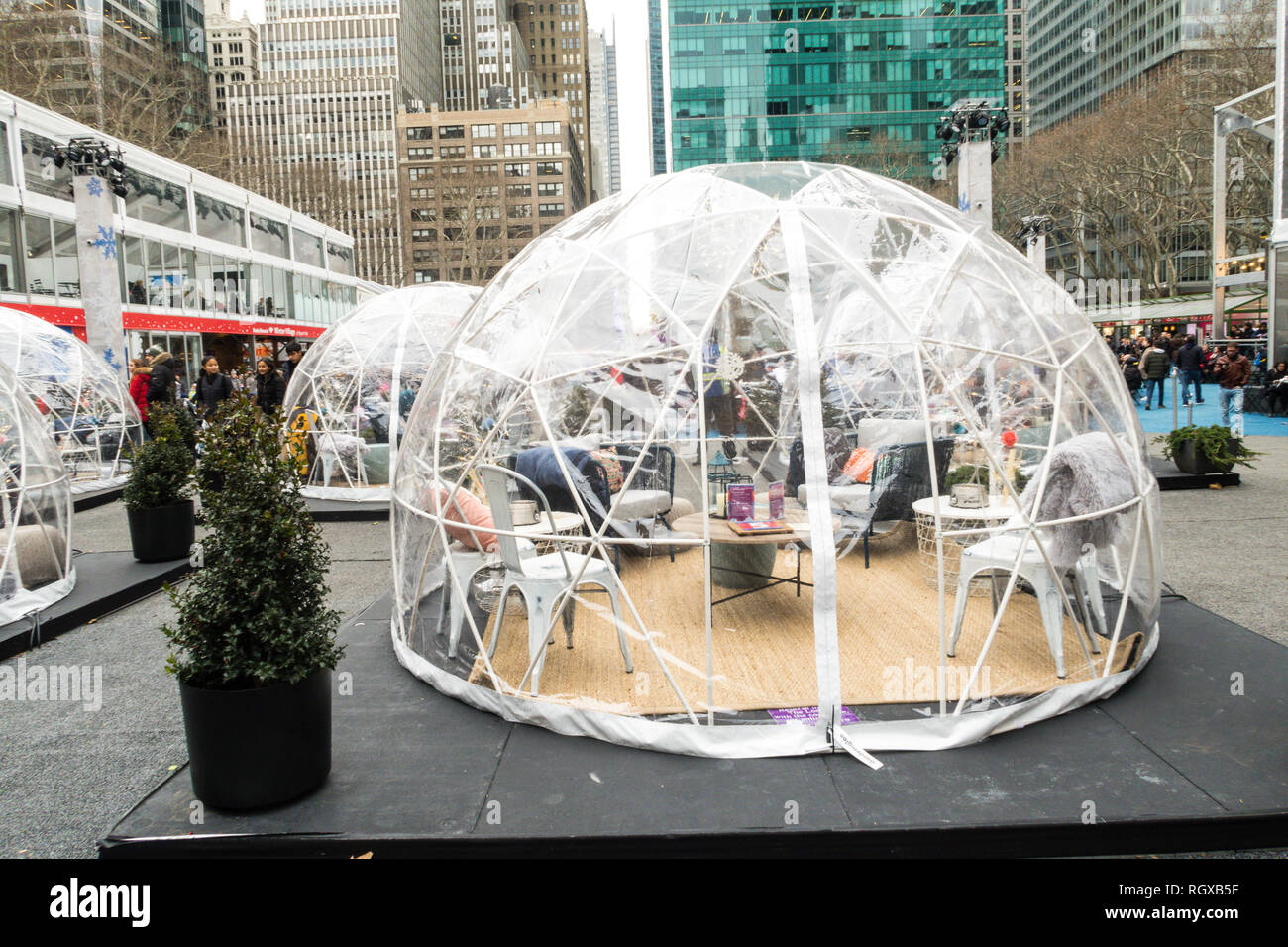 Igloo warming hires stock photography and images Alamy