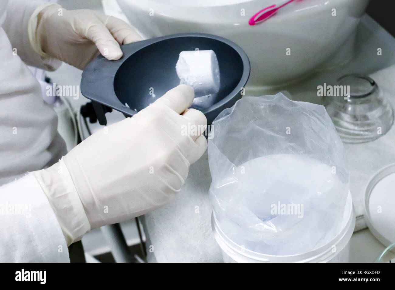 Caviar peel off mask hires stock photography and images Alamy