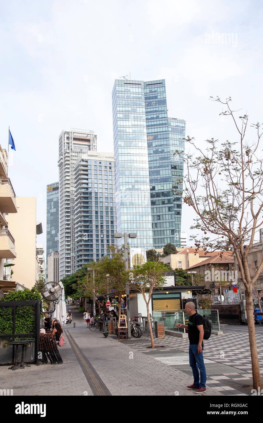 Tel aviv rothschild boulevard hires stock photography and images Alamy