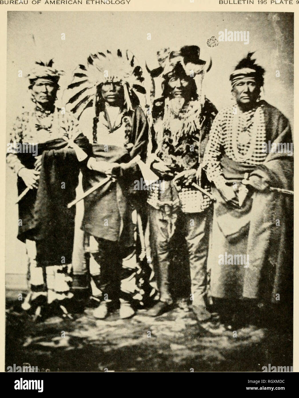 Bulletin. Ethnology. Four Ponca chiefs. Left to right: E-shno°-ni-ka-ga-hi  {Es'no-nikagdhe or He-alone-is-chief); Ta-to°-ga-no&quot;-zhin {TalQga-ngii  or Standing-buffalo-bull); We'-ga-sa-pi {JFegascipi or Whip); and  Va-shko'''-mo°-thi° {H'aikg-mgri ...