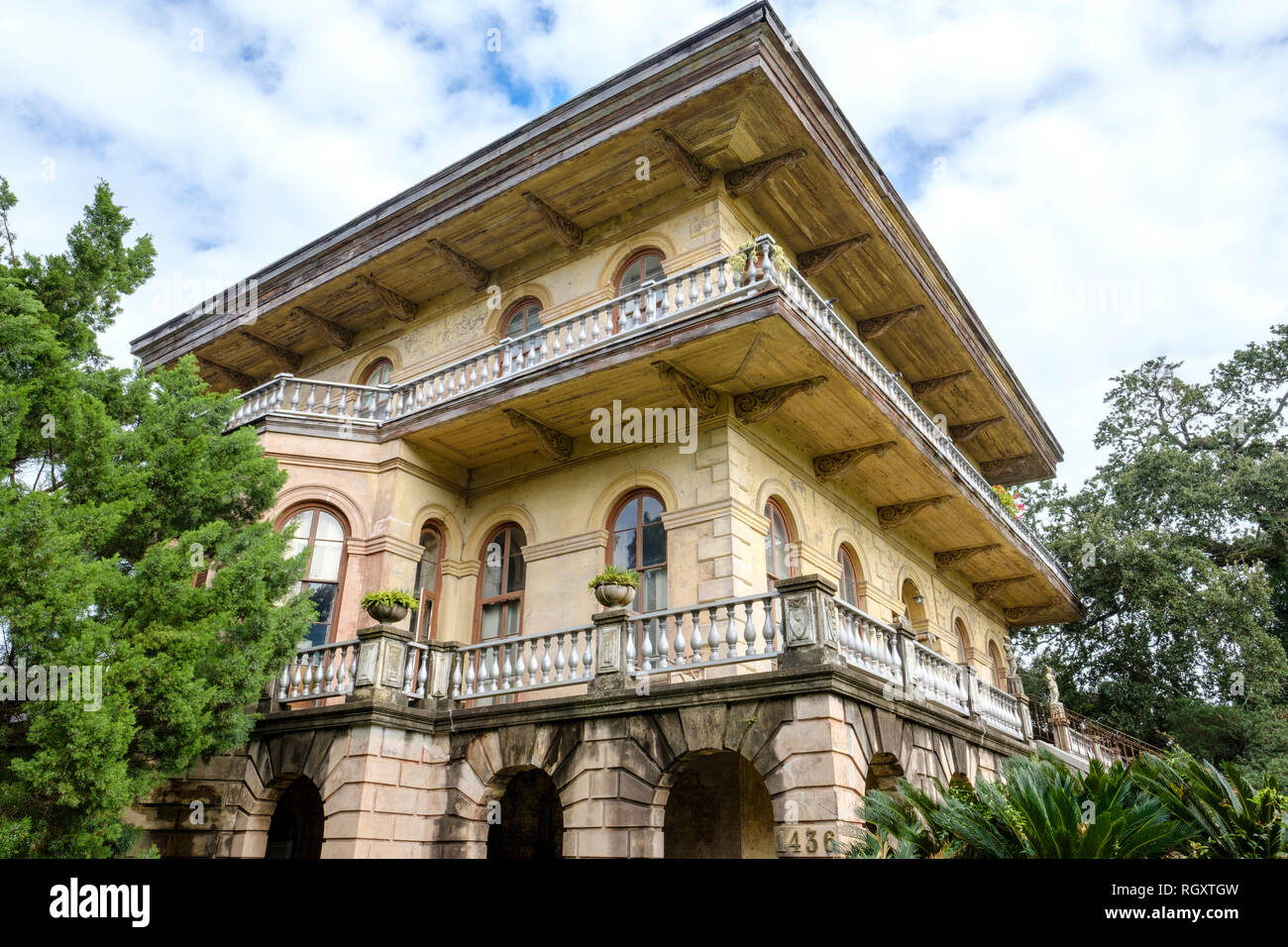 Nola, 1800's colonial historic homes US, The Luling Mansion, architect James Gallier Jr., 19th Century New Orleans, Louisiana, USA Stock Photo