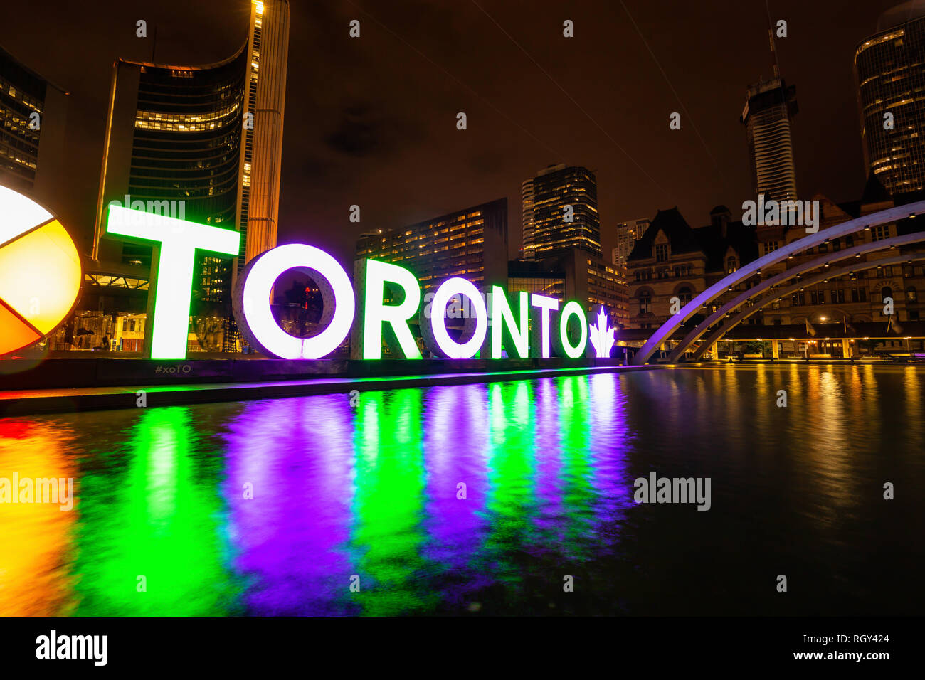 Striking view downtown toronto hi-res stock photography and images - Alamy