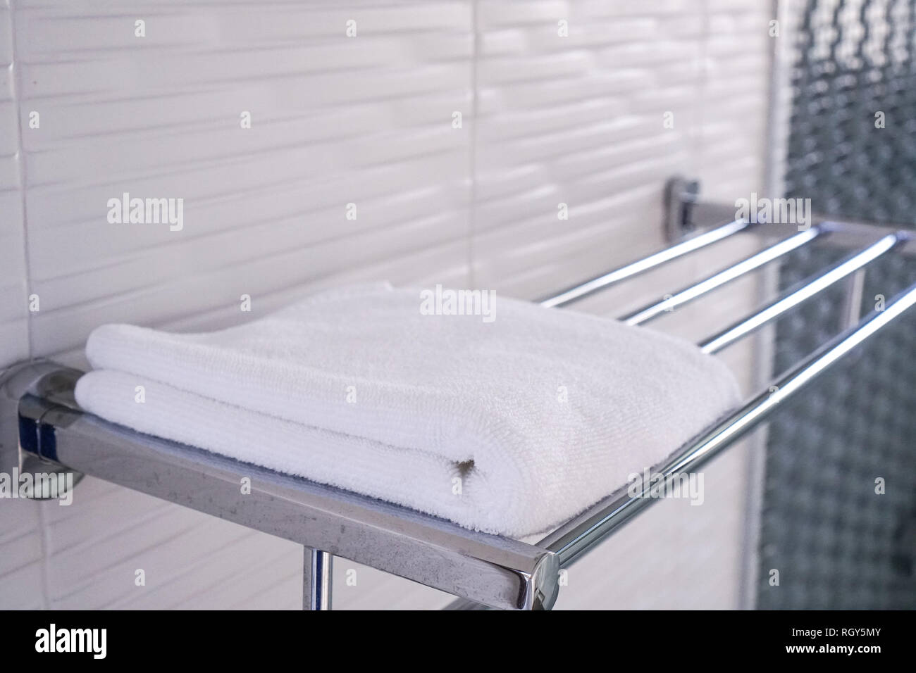 1 towel on the rail in bathroom Stock Photo - Alamy