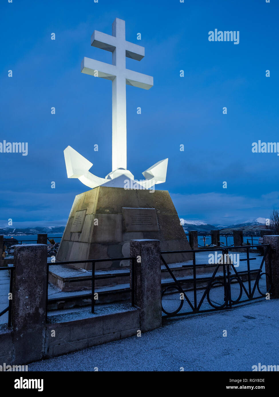 The Free French Memorial monument on Lyle Hill in Greenock, in the shape of the Cross of Lorraine combined with an anchor. A memorial to the Free Fren Stock Photo