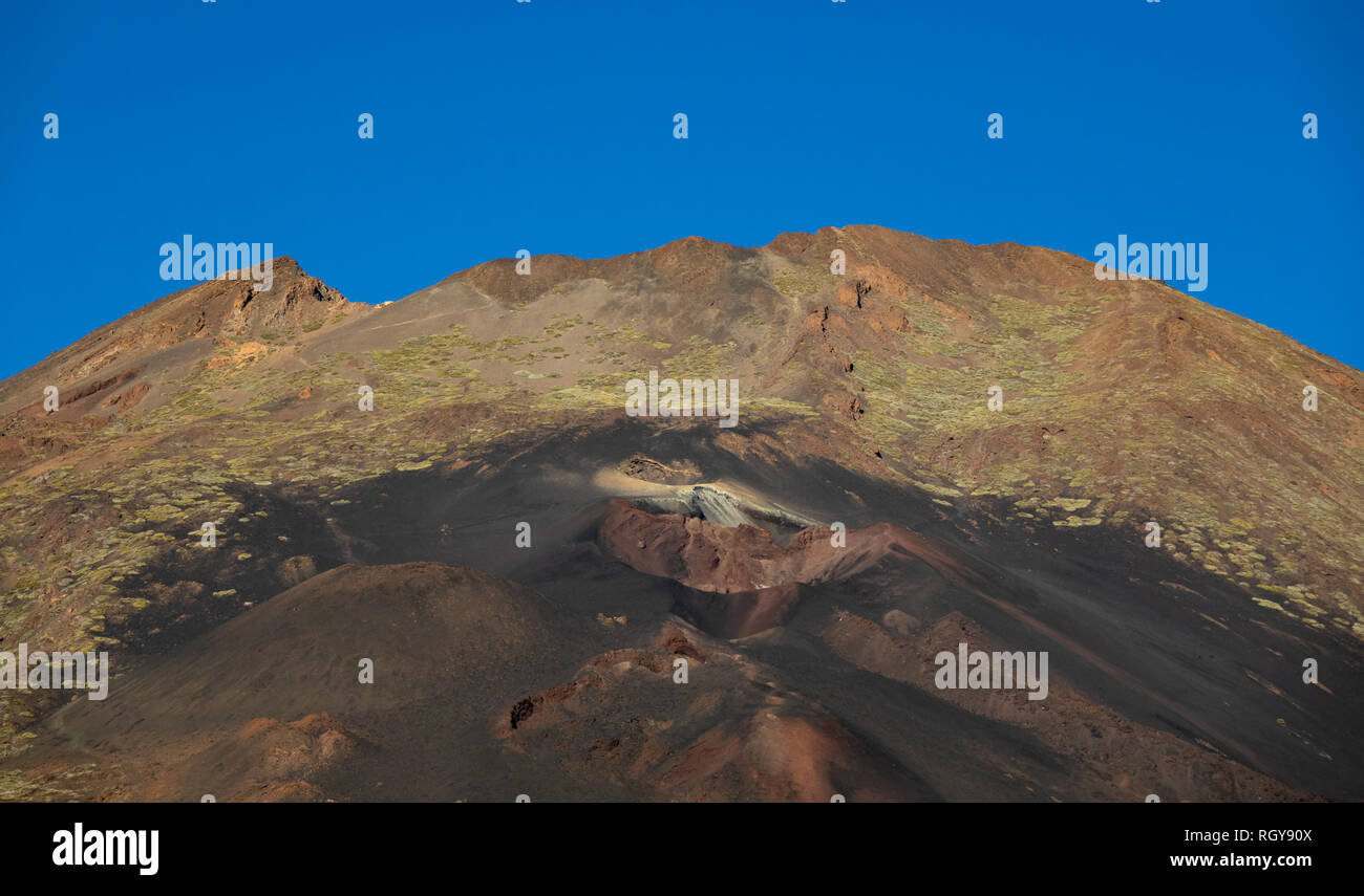 Closeup of Pico Viejo volcano crater with lava Stock Photo - Alamy