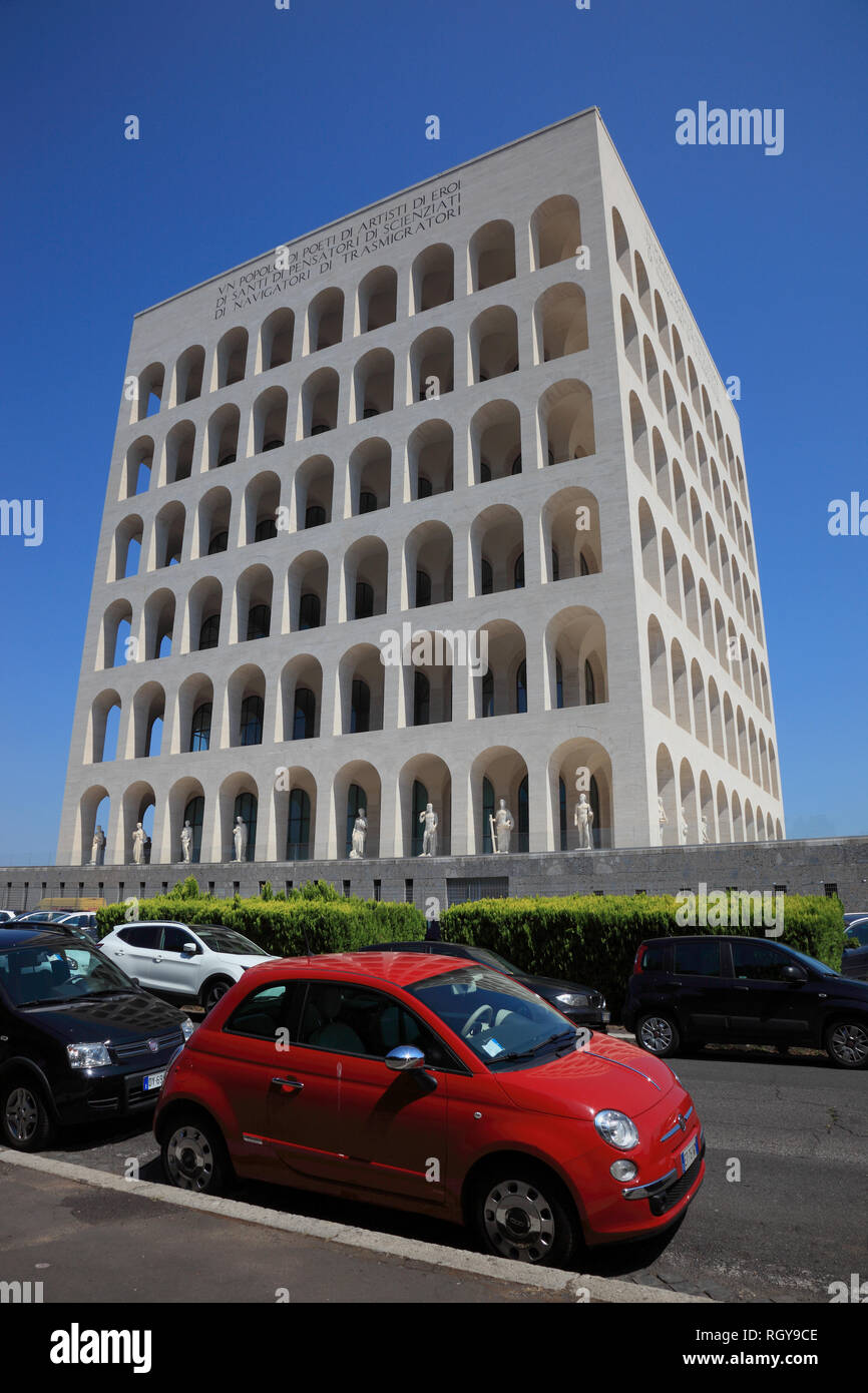 Palazzo della Civilta Italiana, Square Colosseum, auch Palazzo della Civilta del Lavoro, Colosseo quadrato, Esposizione Universale di Roma, Weltausste Stock Photo