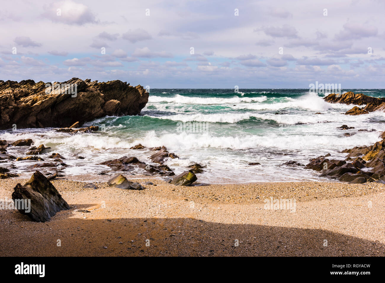 Newquay big waves hi-res stock photography and images - Alamy