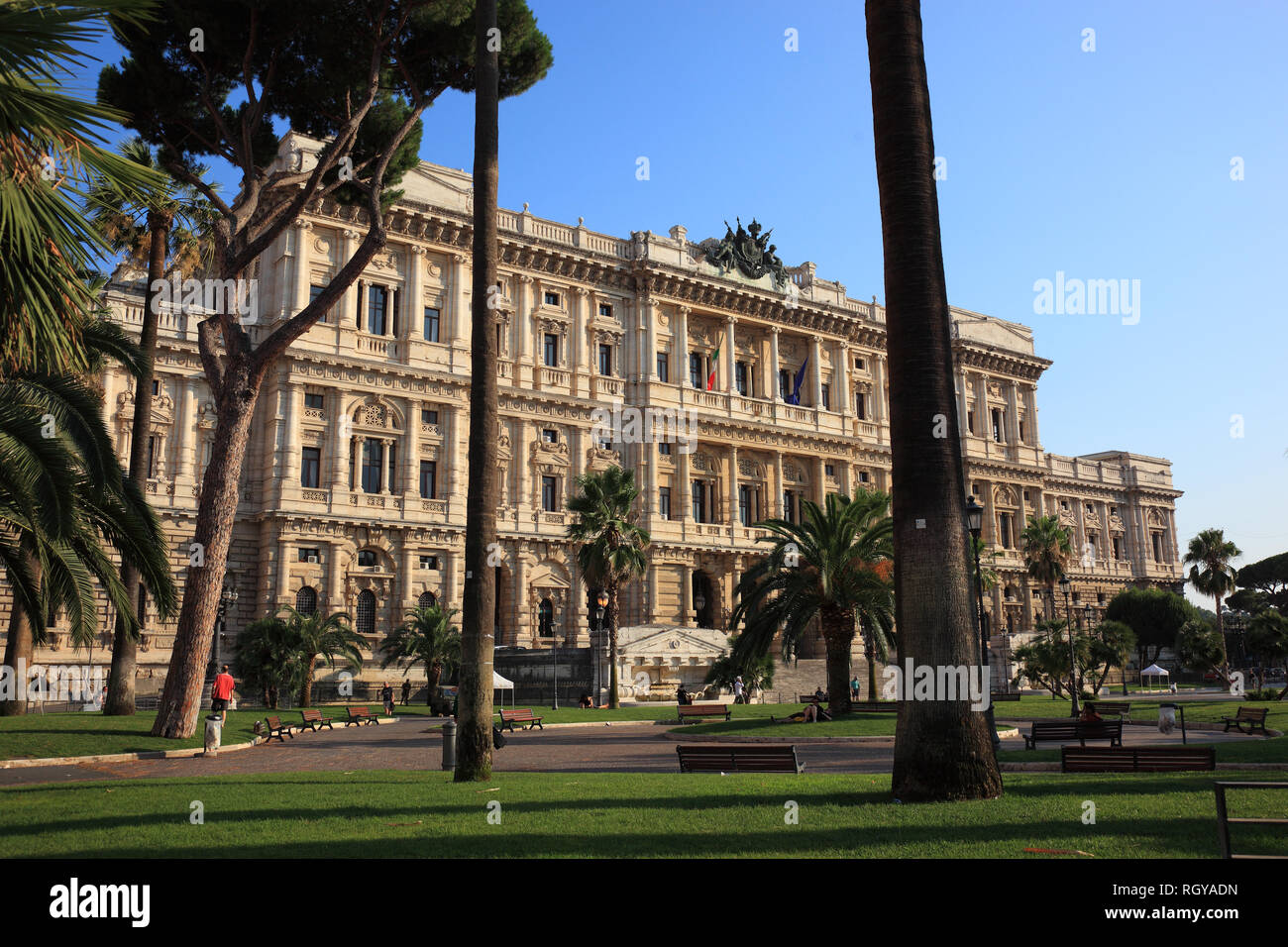 Court tribunal courthouse italy hi-res stock photography and images - Alamy