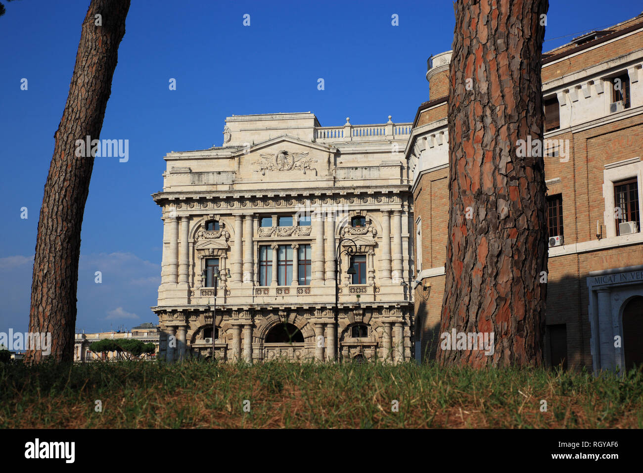Palazzo di Giustizia, Palace of Justice, district of Prati at river Tiber, Rome, Italy Stock Photo