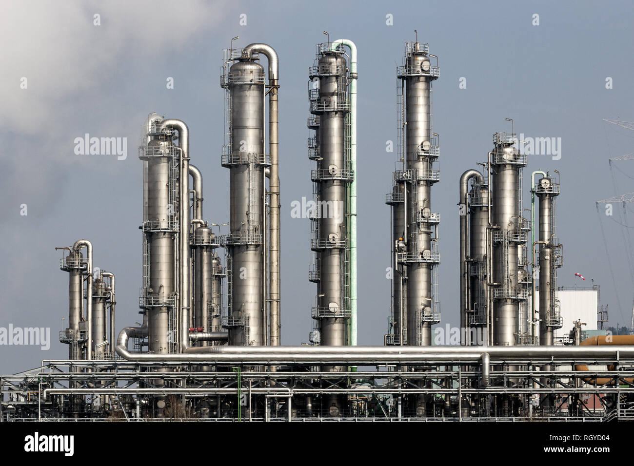 oil refinery power station plant Stock Photo Alamy