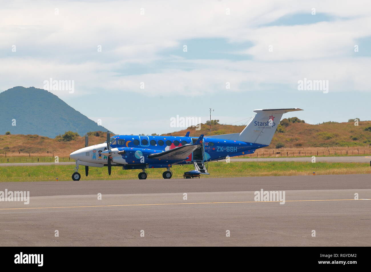 Starship Air Ambulance Beech Super King 350 ZK-SSH parked at Whakatane airport, New Zealand Stock Photo