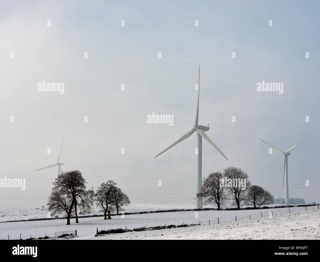 Brassington, Derbyshire. 31st Jan 2019. UK Weather: UK Weather: wind turbines in the snow on a very cold winter day, Brassington, Harborough Rocks & the High Peak Trail, Derbyshire, Peak District National Park Credit: Doug Blane/Alamy Live News Stock Photo