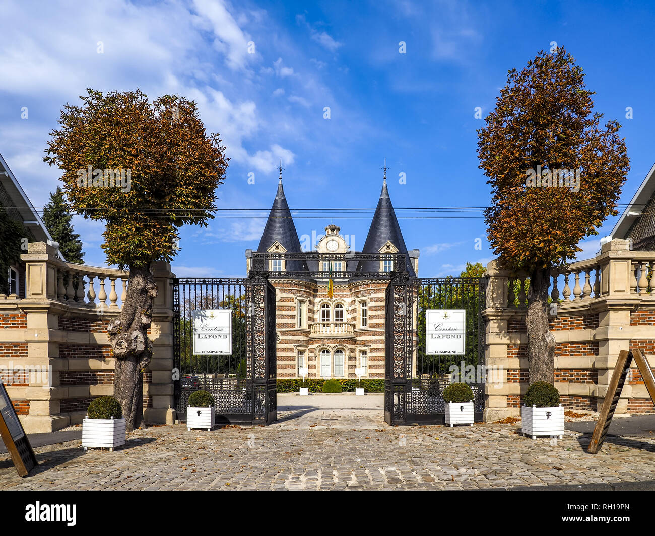 Epernay maison de champagne hi-res stock photography and images - Alamy