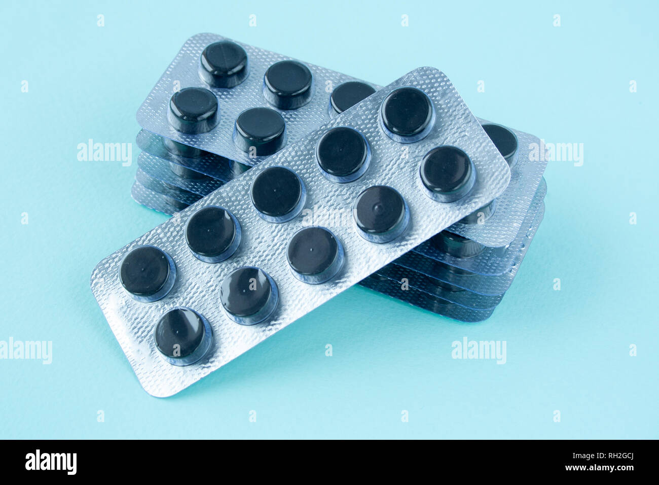 Activated Charcoal Capsule Hi Res Stock Photography And Images Alamy