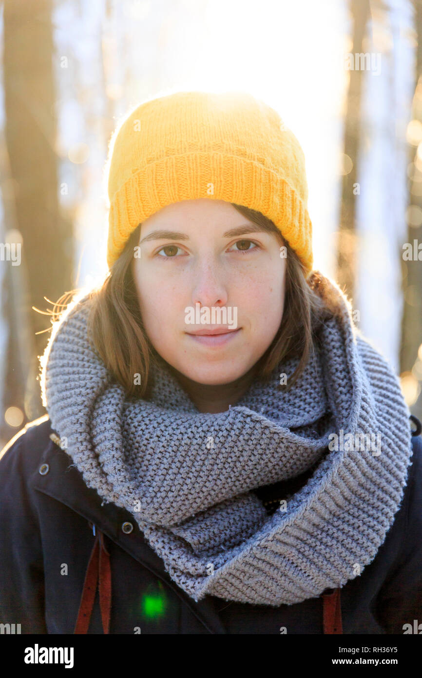 Woolly hat woman hi-res stock photography and images - Alamy