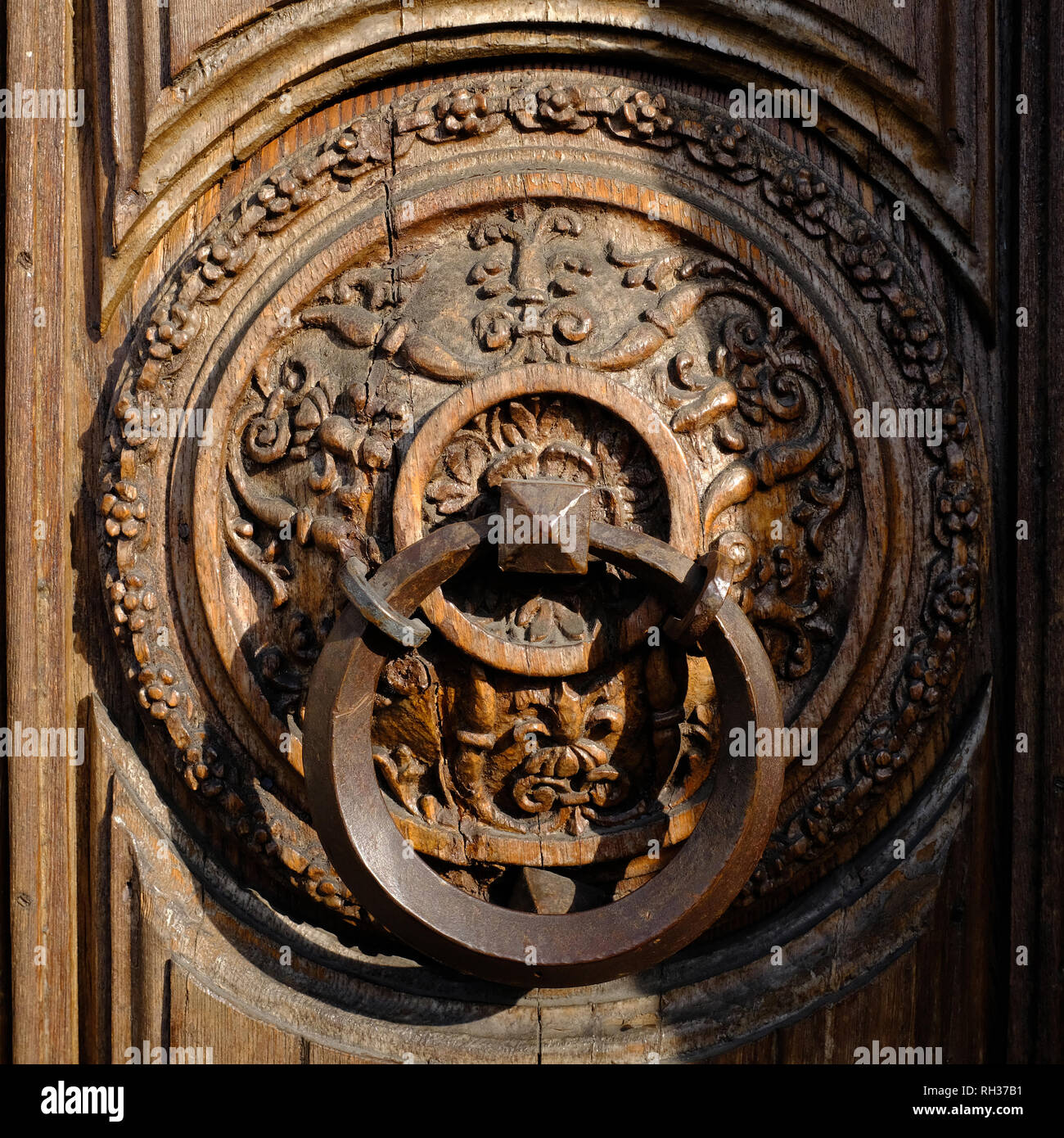 Large door knocker hi-res stock photography and images - Alamy