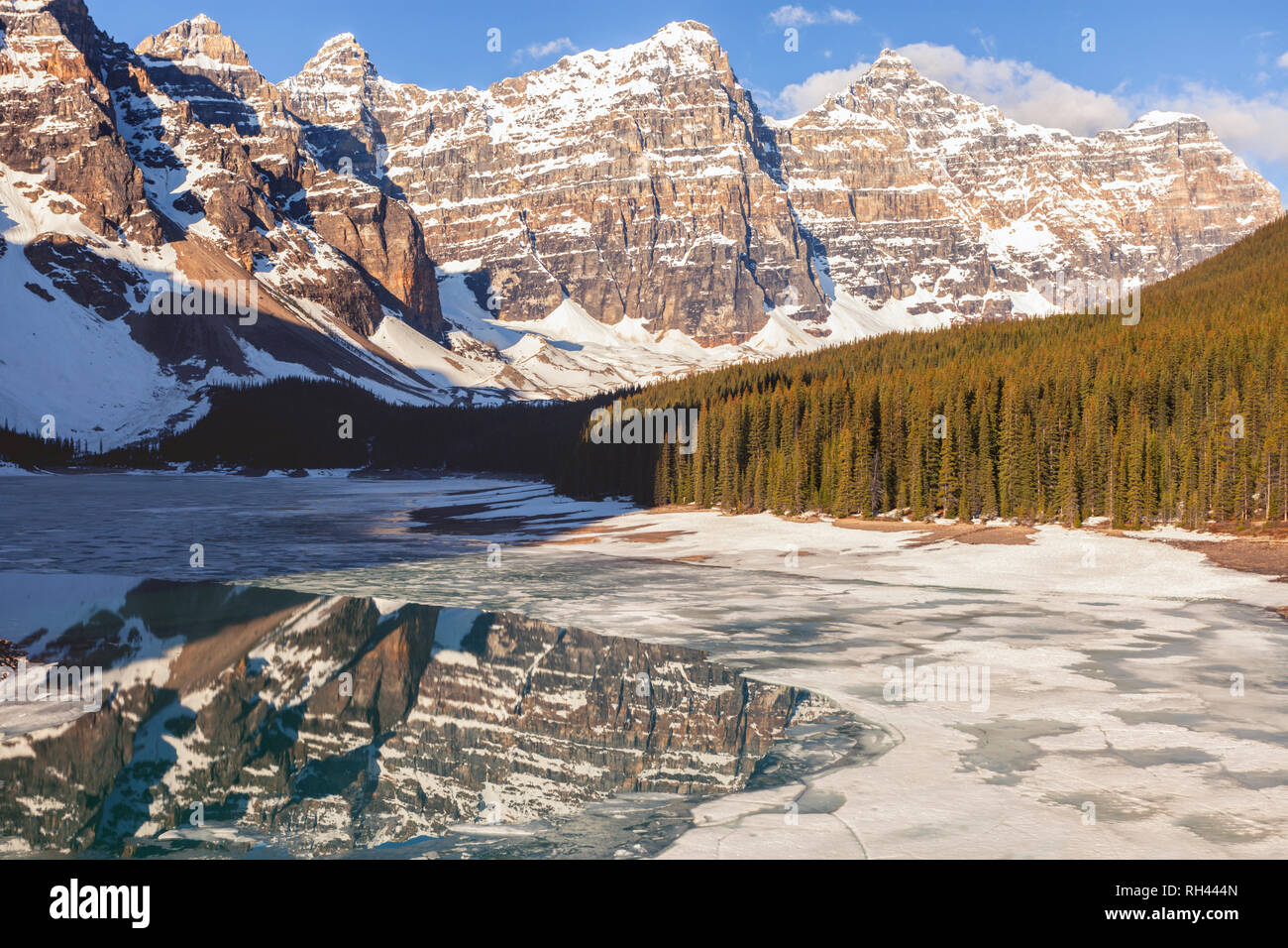 Moraine Lake in Banff National Park. Alberta, Canada Stock Photo Alamy