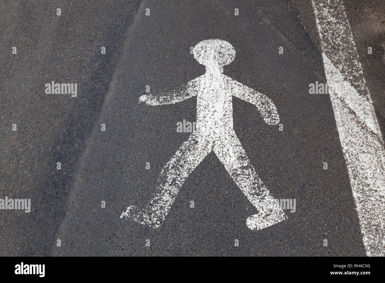 Straßenmarkierung Fußgänger Stock Photo