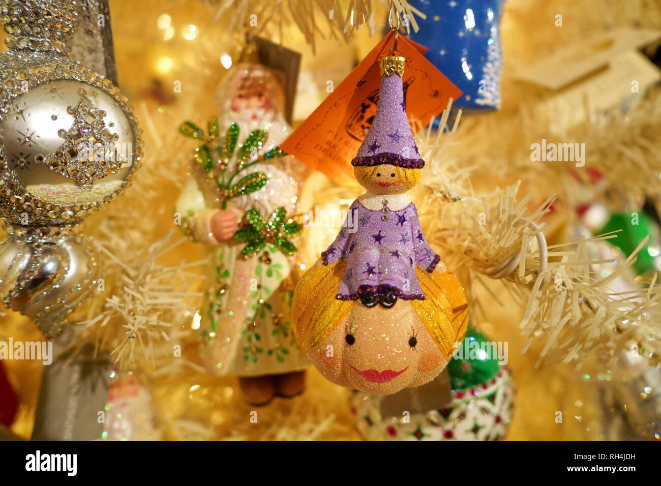 Beautiful Artist Made Tree Ornaments At The Historical Christmas