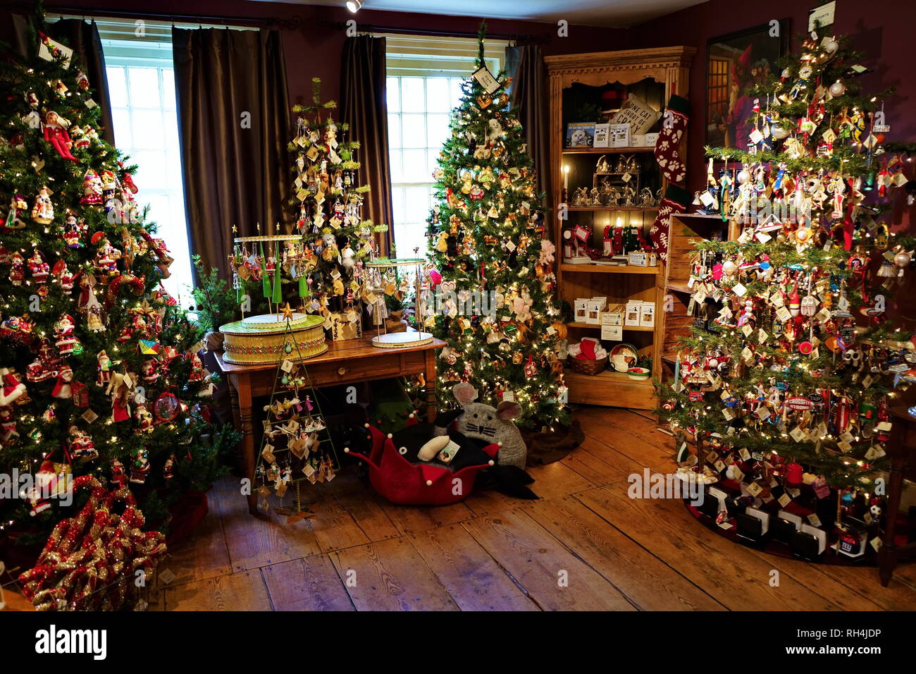 Wilton Ct Usa Nov 2018 Some Of The Adorable Christmas Themed