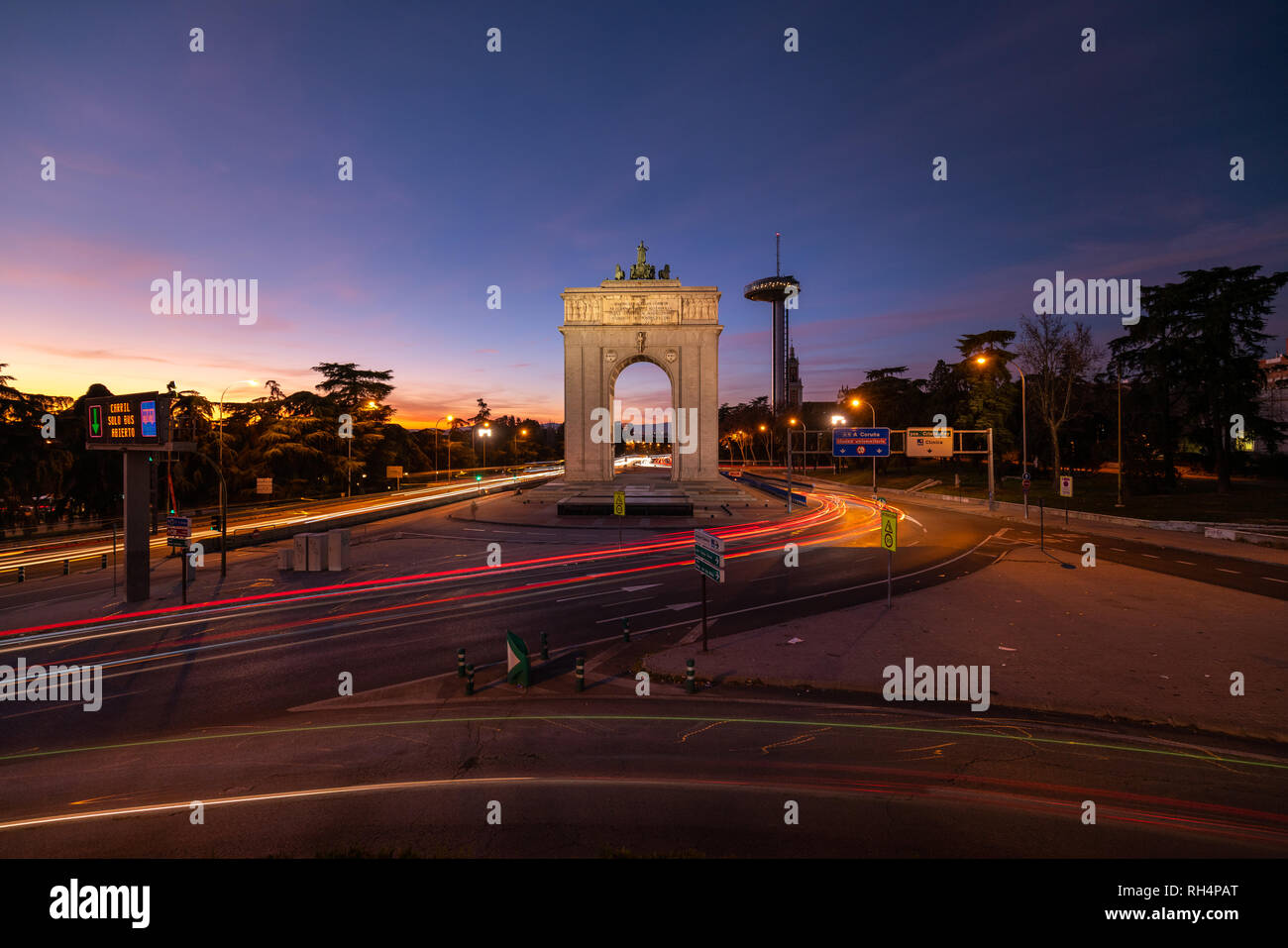 Sunset of the iconic Moncloa Arch and Faro de Moncloa in Madrid Stock ...