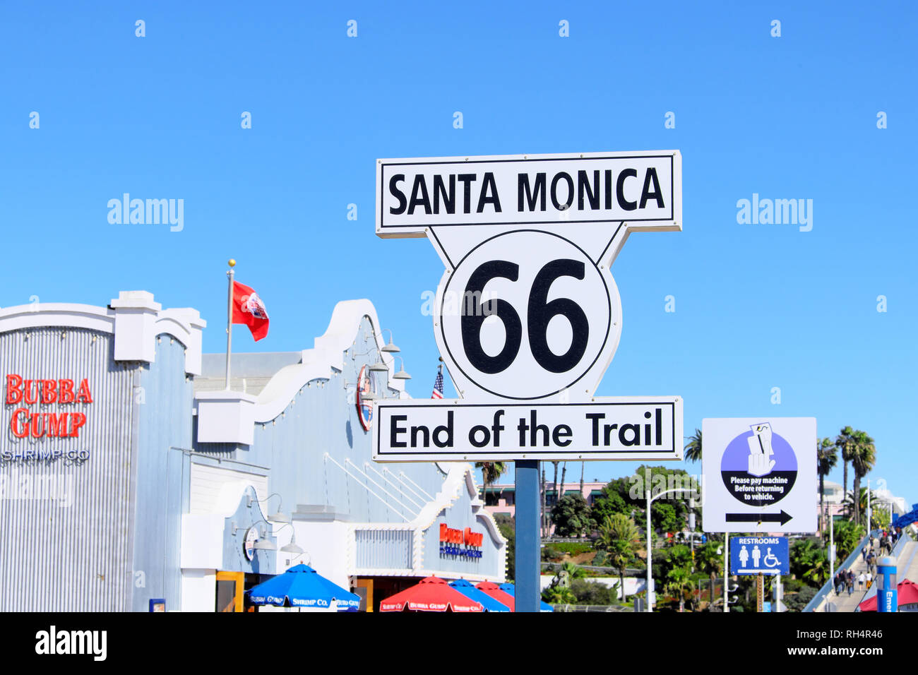 usa-california-santa-monica-roadsign-indicating-the-end-of-route-66
