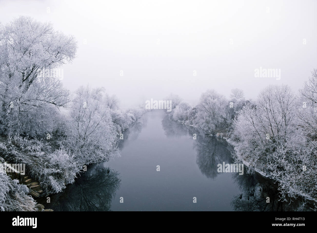 Foggy Winter River Frozen Stock Photo - Alamy