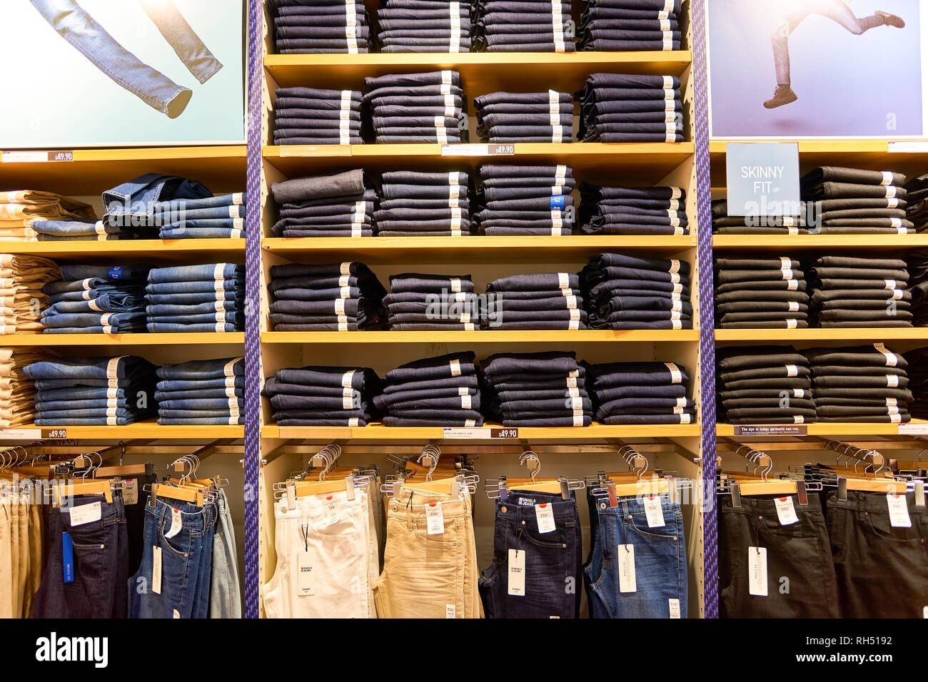 Uniqlo store shelves hi-res stock photography and images - Alamy