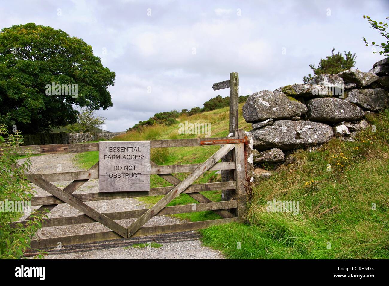 Wooden Farm Gate and Drystone Wall at Wistmans Wood Car Park. Dartmoor National Park, Devon, UK. Stock Photo