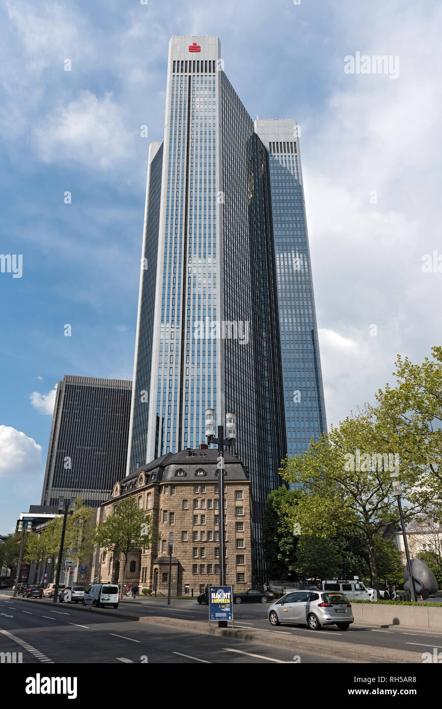Trianon Tower mainzer landstrasse)  with a historic building in front, Frankfurt, Germany Stock Photo