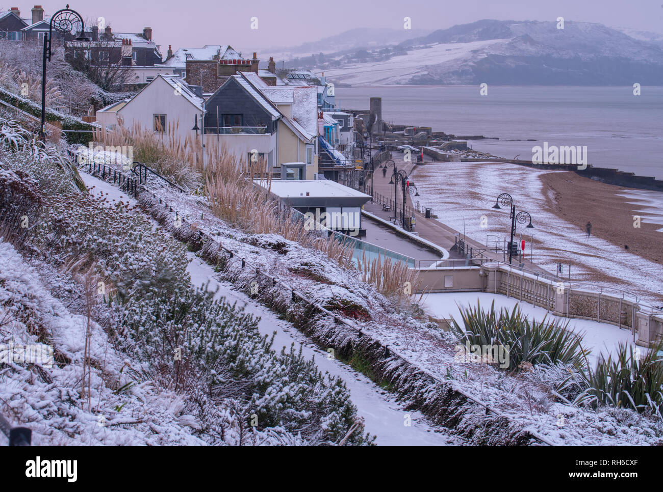 lyme-regis-dorset-uk-1st-february-2019-uk-weather-the-picturesque