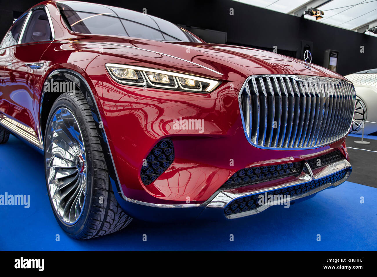 Paris, France. 31st Jan, 2019. Mercedes-Benz Maybach Ultimate Luxury - The International Automobile Festival brings together in Paris the most beautiful concept cars made by car manufacturers, from January 30 to February 3, 2019. Credit: Bernard Menigault/Alamy Live News Stock Photo