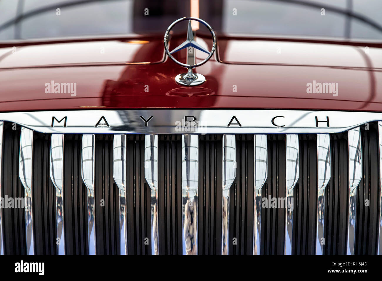 Paris, France. 31st Jan, 2019. Mercedes-Benz Maybach Ultimate Luxury - The International Automobile Festival brings together in Paris the most beautiful concept cars made by car manufacturers, from January 30 to February 3, 2019. Credit: Bernard Menigault/Alamy Live News Stock Photo