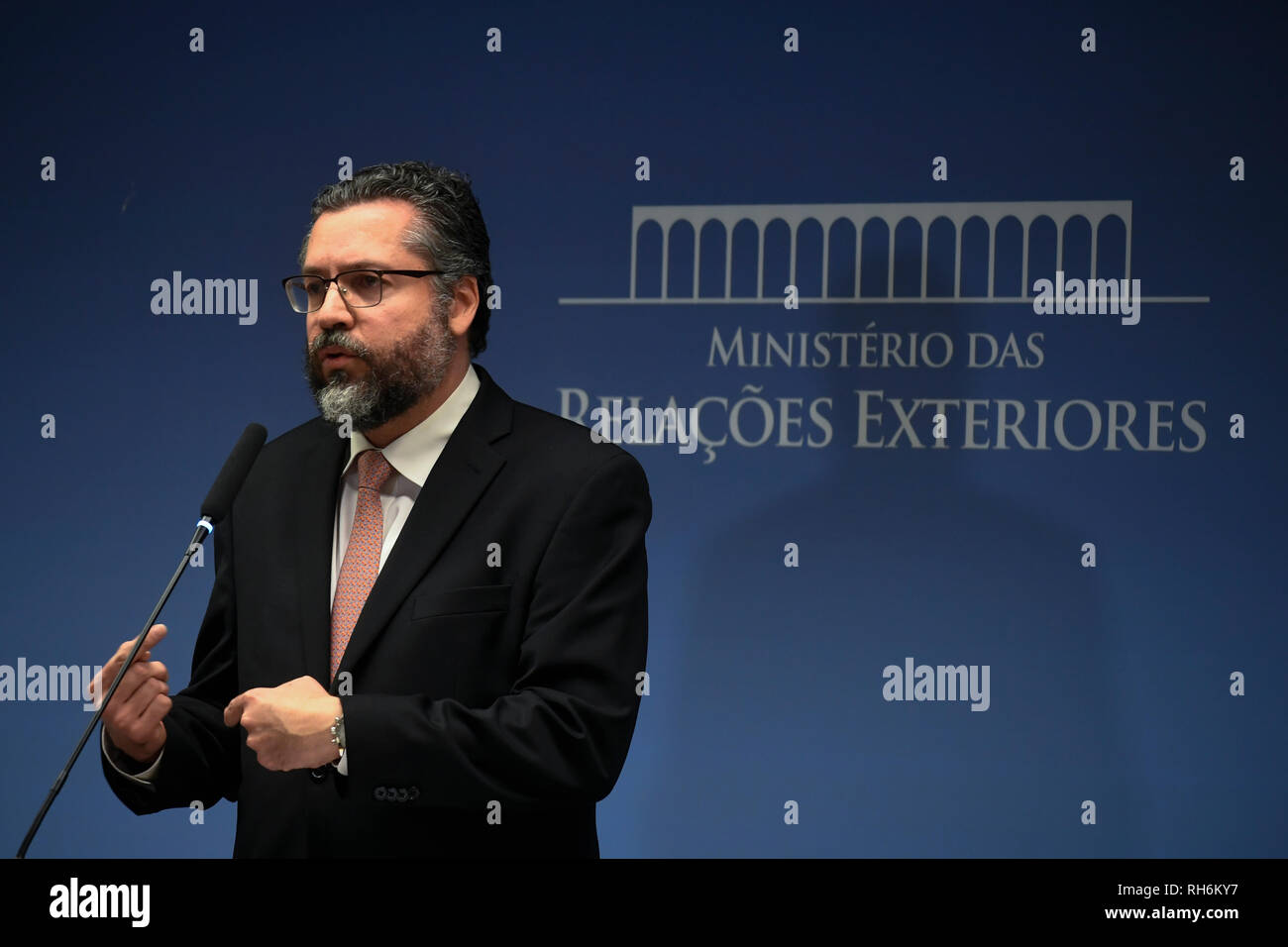 DF - Brasilia - 02/01/2019 - Itamaraty Collective - Ernesto Araujo, Minister of Foreign Relations, during a press conference this Friday, February 1, where he will talk about Brazil's position on the crisis in Venezuela. Photo: Mateus Bonomi / AGIF Stock Photo