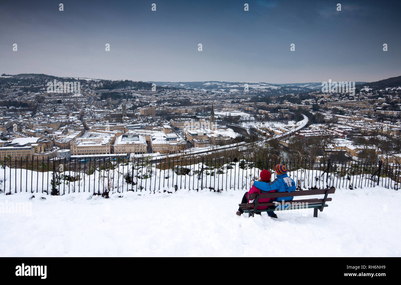 Bath, UK. 1st February, 2019.Couple admires view of the town from Alexandra Park after a heavy snowfall in Bath, UK. Credit: Beata Cosgrove/Alamy Live News Stock Photo