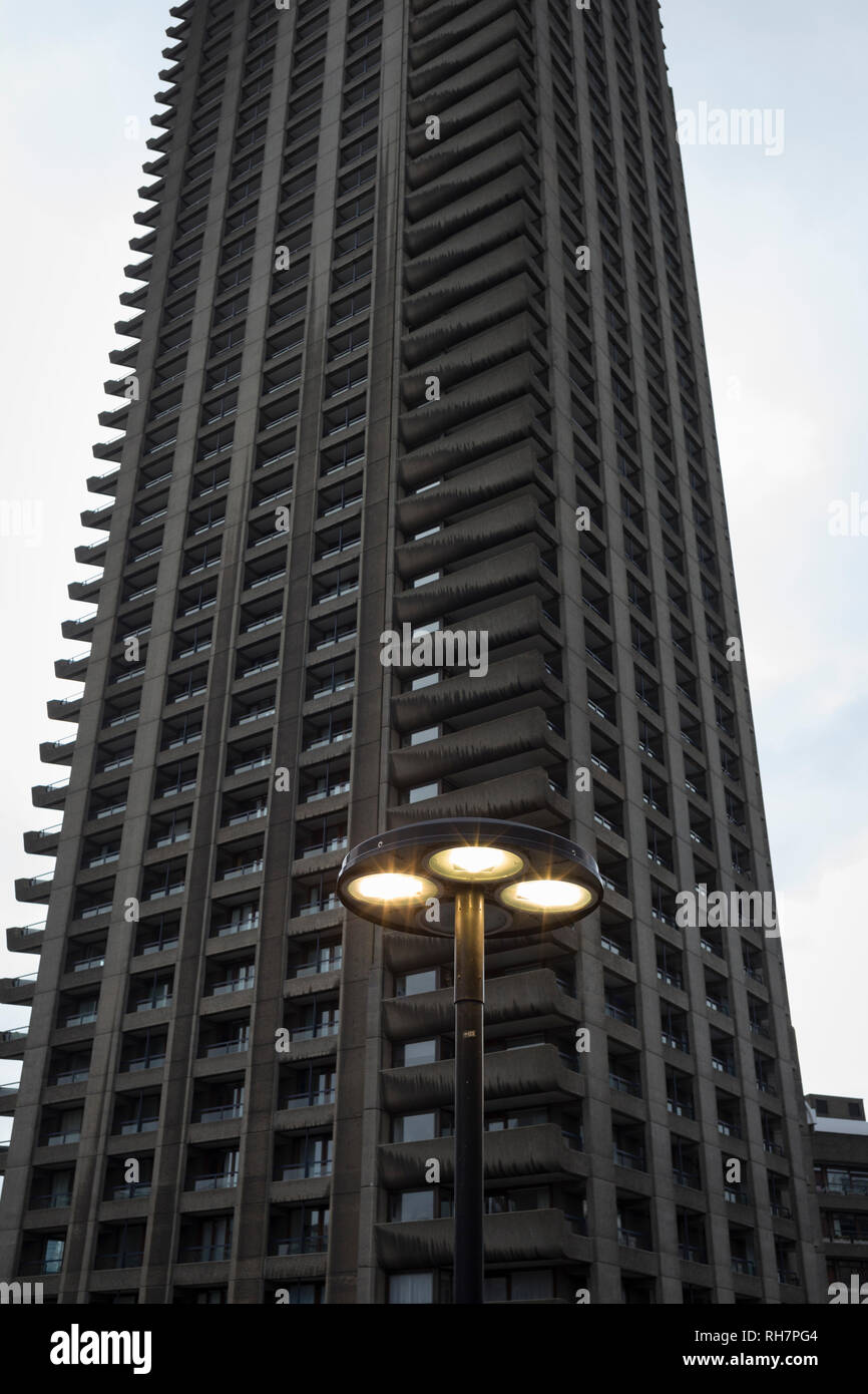 Cromwell tower barbican hires stock photography and images Alamy