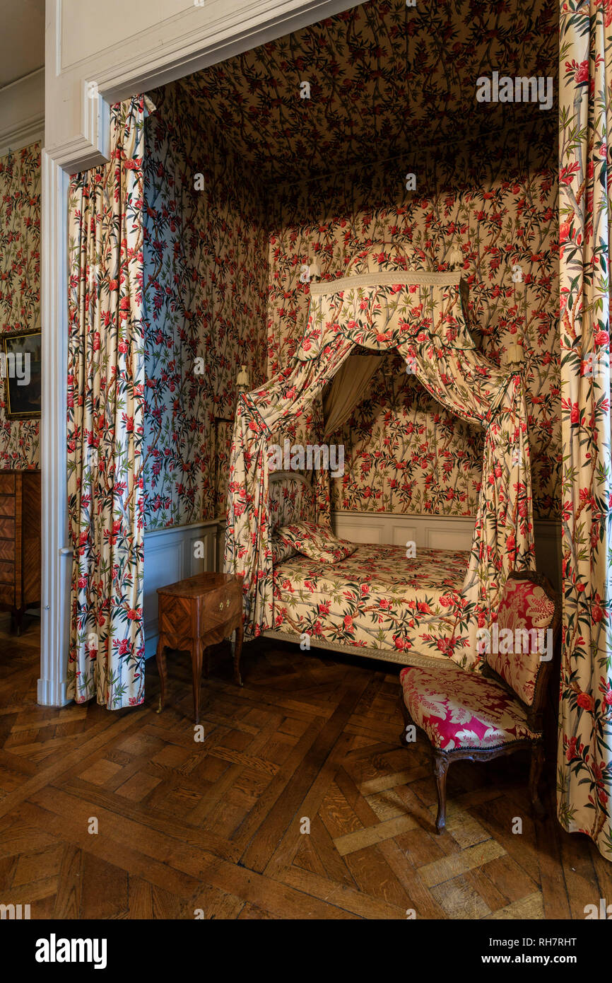 France, Loir et Cher, Chambord, Chambord castle, eighteenth bedroom, canopy bed, said Polish bed // France, Loire-et-Cher (41), Chambord, château de C Stock Photo