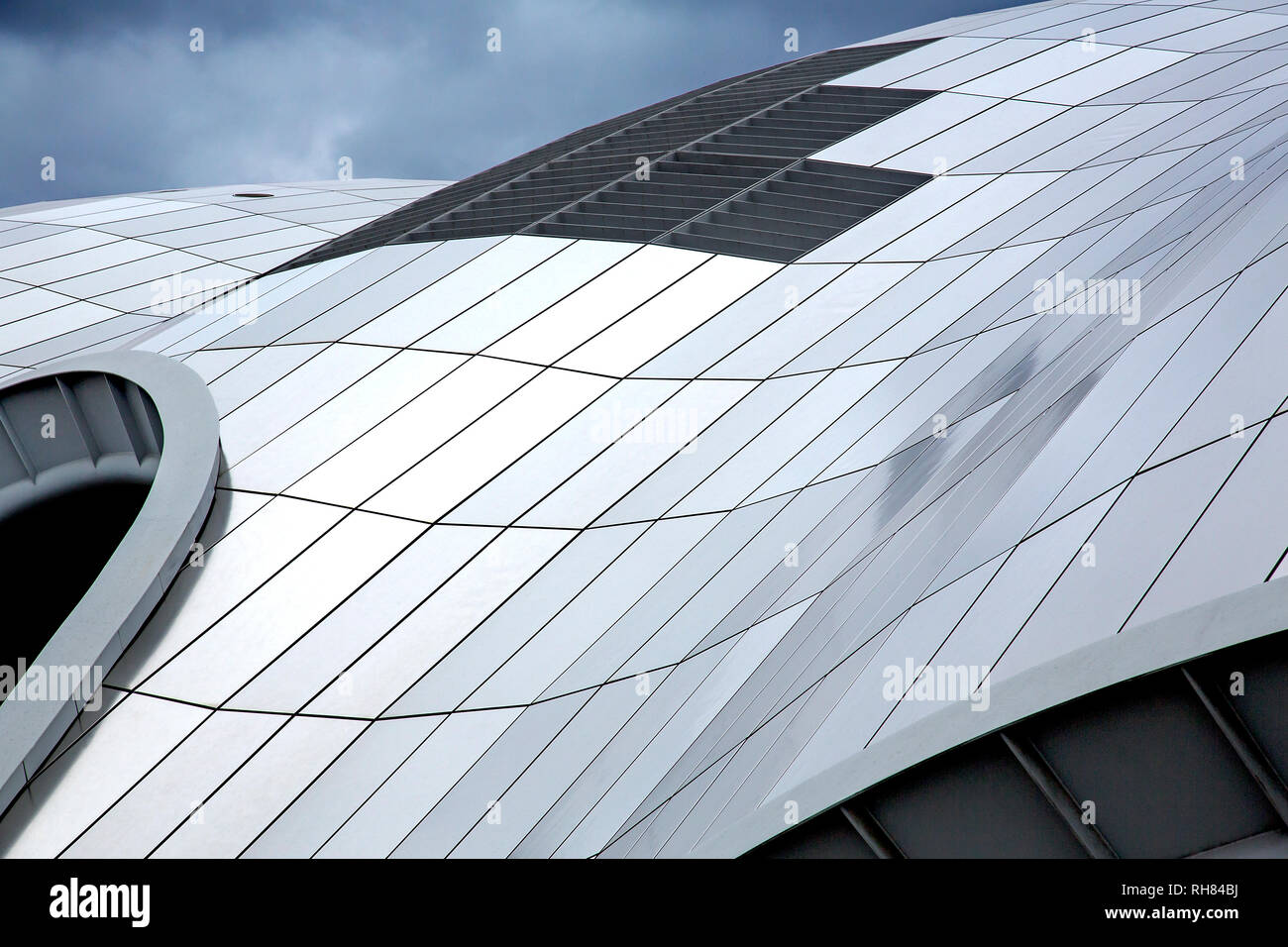 Curved roof hires stock photography and images Alamy