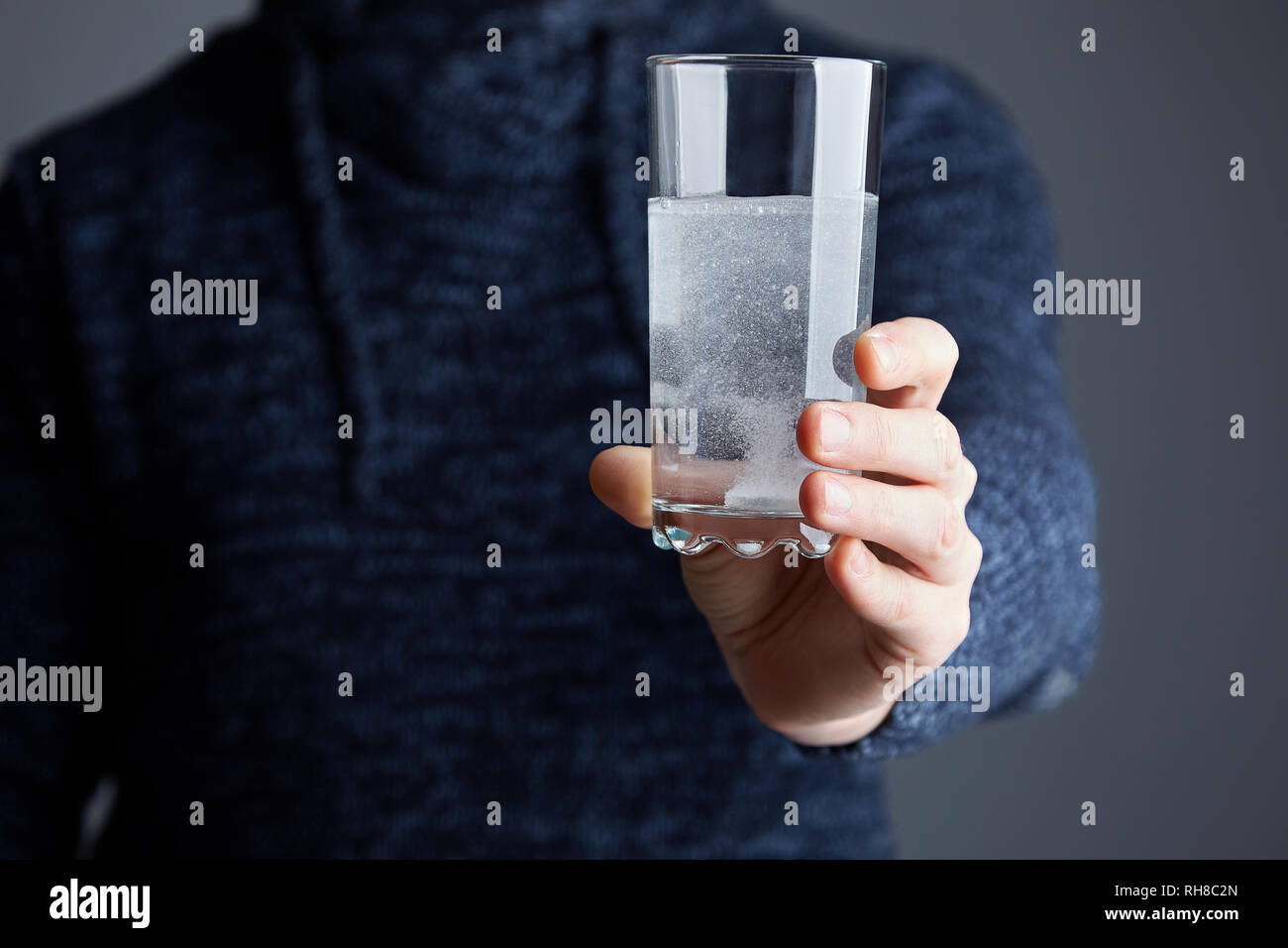 Dissolve aspirin hires stock photography and images Alamy
