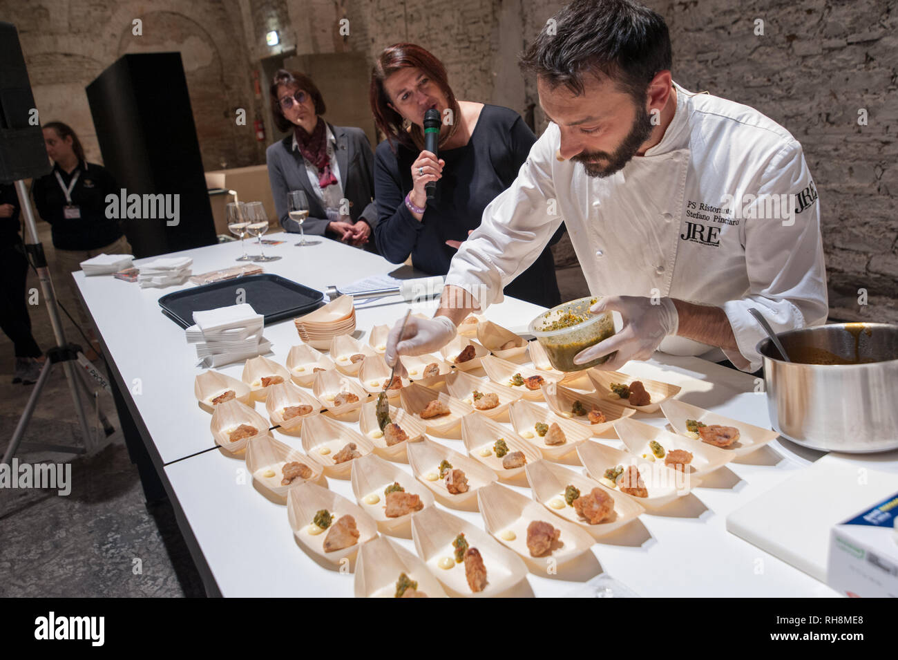 Chef doeuvre hi-res stock photography and images - Alamy