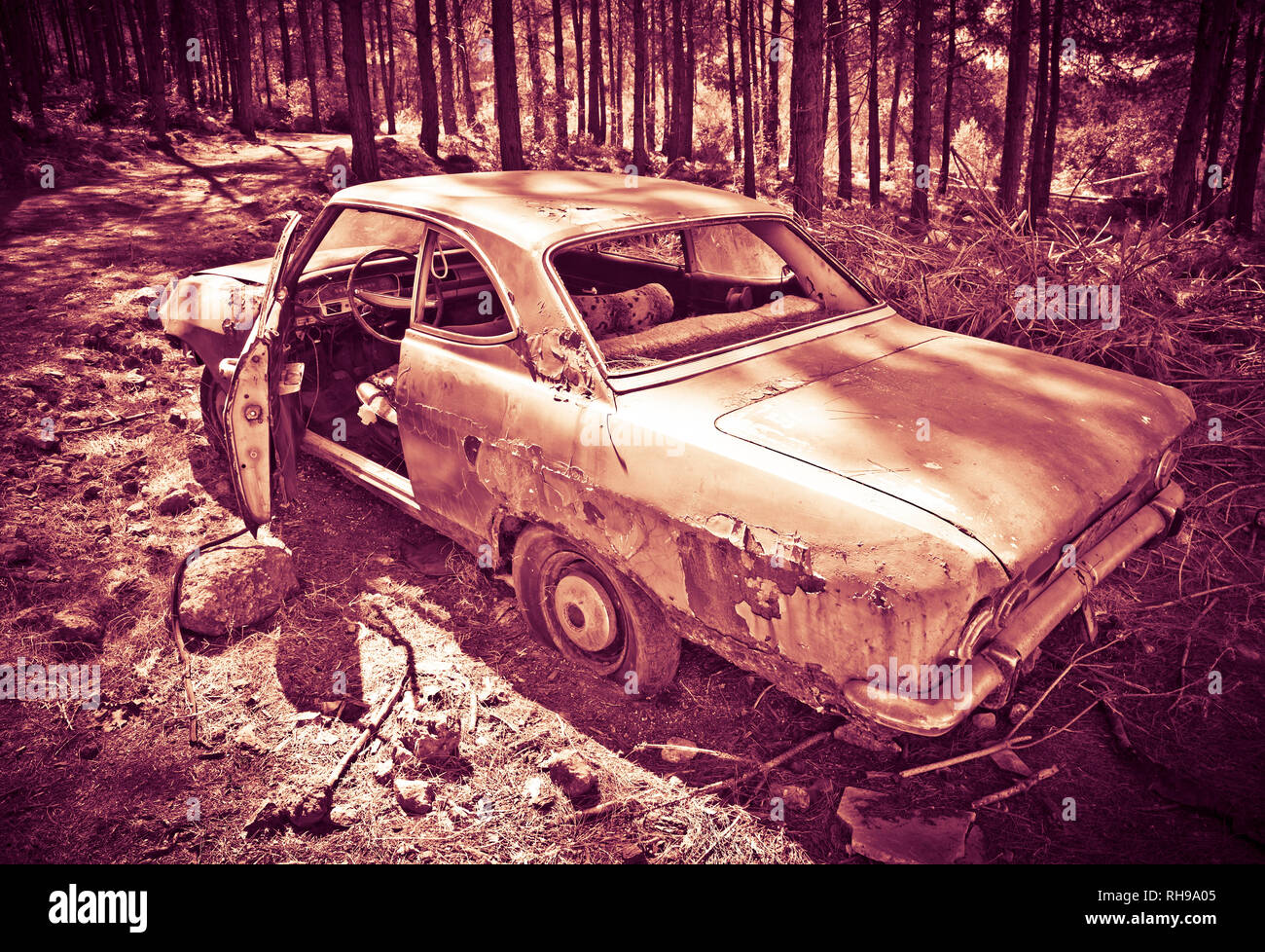 Abandoned Car Photography Stock Photo - Alamy