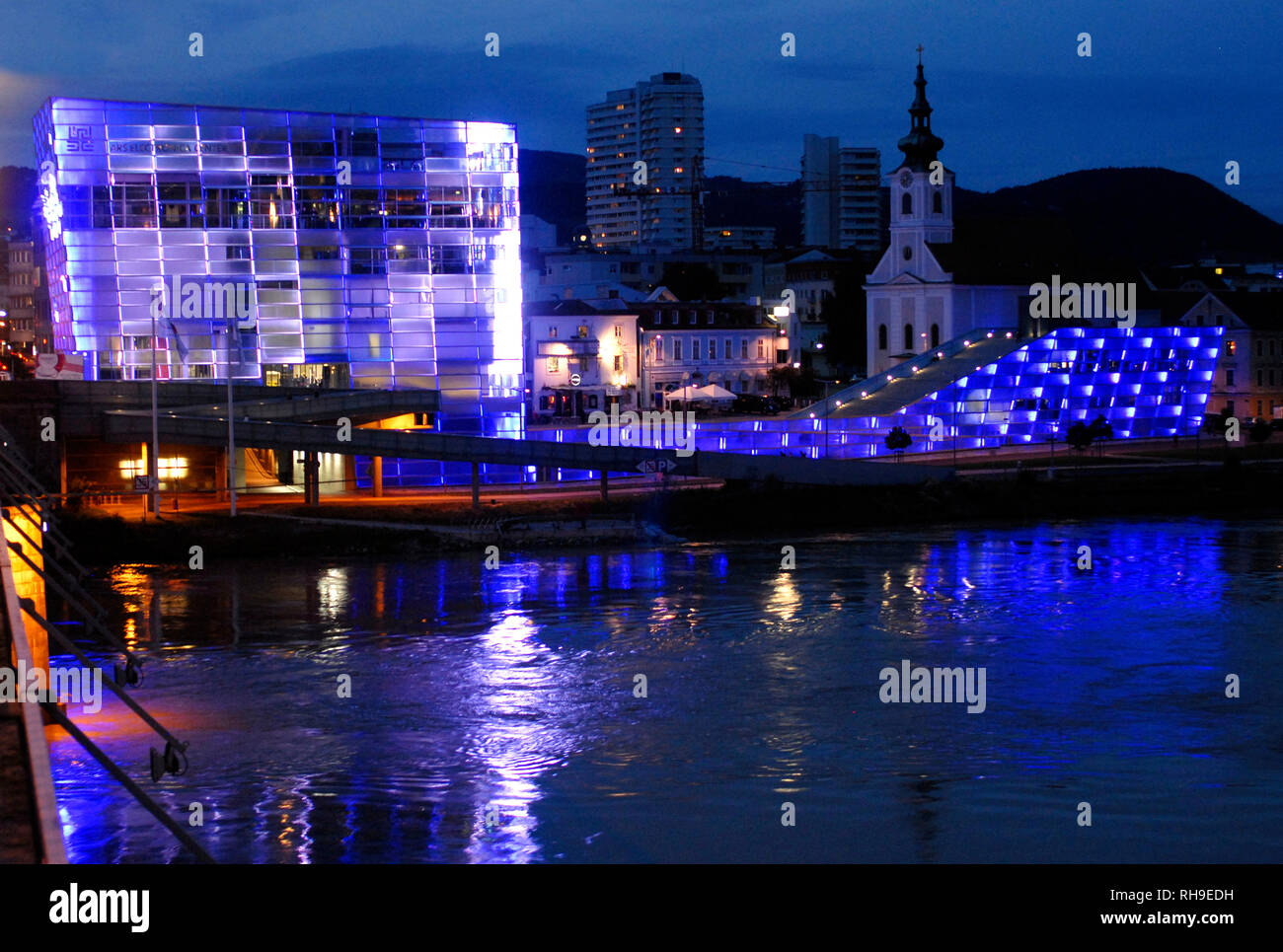 Vista del ars electronica center hi-res stock photography and images ...