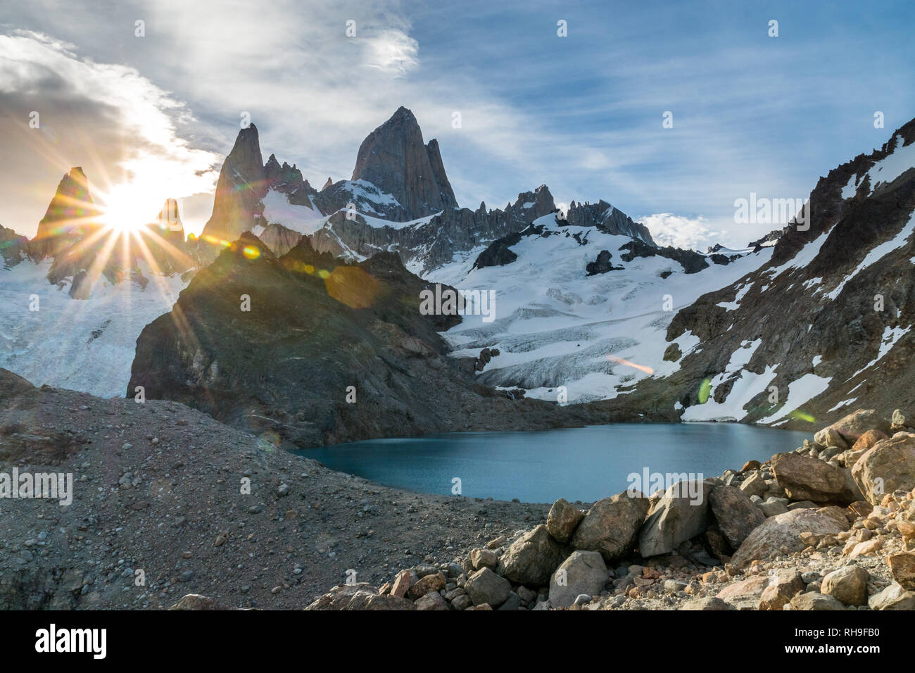 the last rays of light at Laguna de Los Tres with iconic Mount Fitz Roy Stock Photo