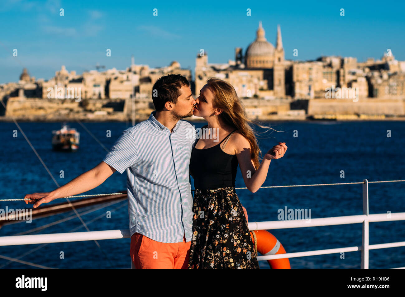 Old man young woman kissing hi-res stock photography and images - Alamy
