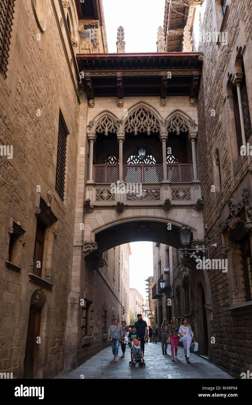 Bridge of Sighs, Barri Gòtic, Gothic Quarter, Barcelona, Catalonia, Spain Stock Photo