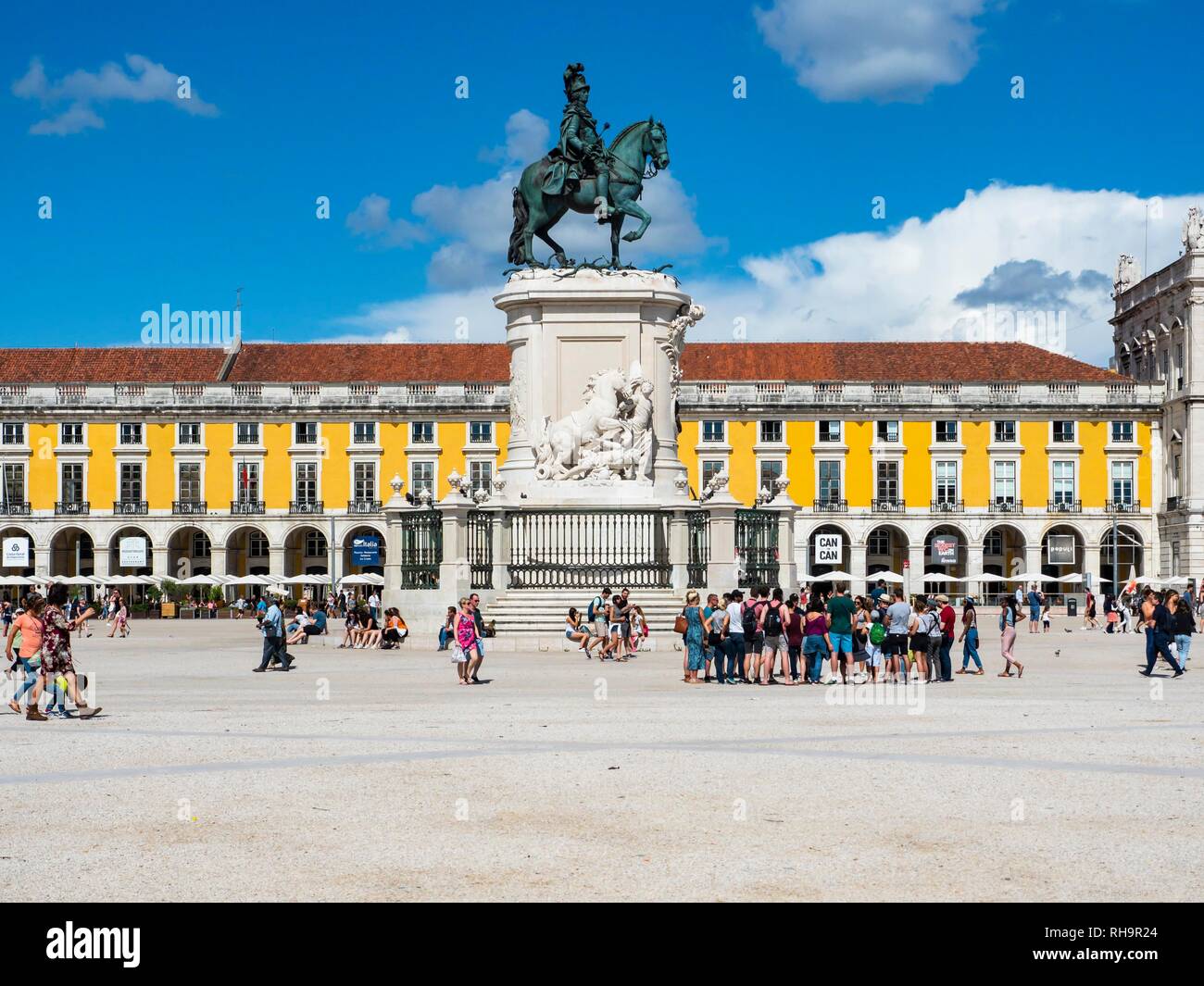 Place of Commerce, Praça do Comercio, Arc de Triomphe Arco da Rua Augusta, equestrian statue of King Jose I, Baixa, Lisbon Stock Photo