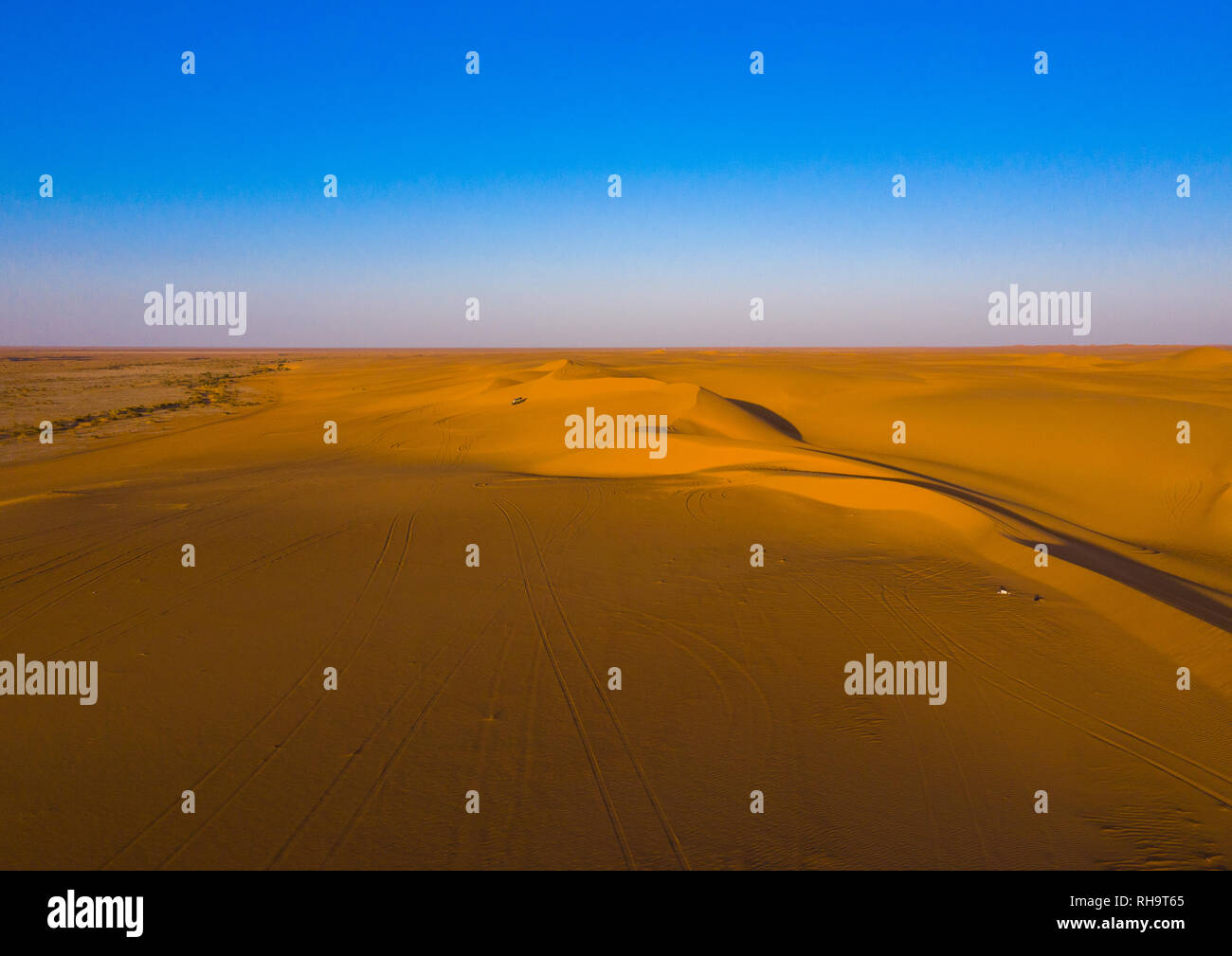 The rub' al Khali empty quarter desert, Rub al-Khali, Khubash, Saudi ...