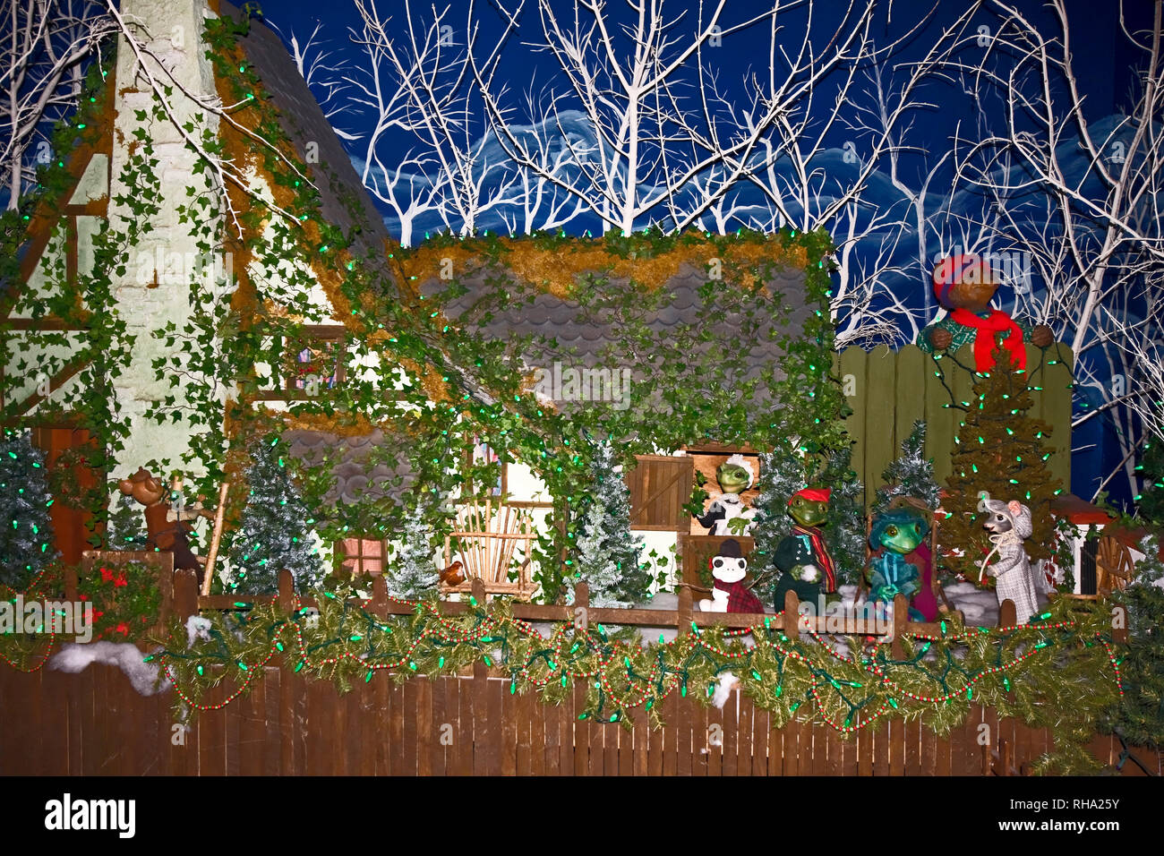 Ivy Draped Cottage Decoration Dressed Animals White Tree
