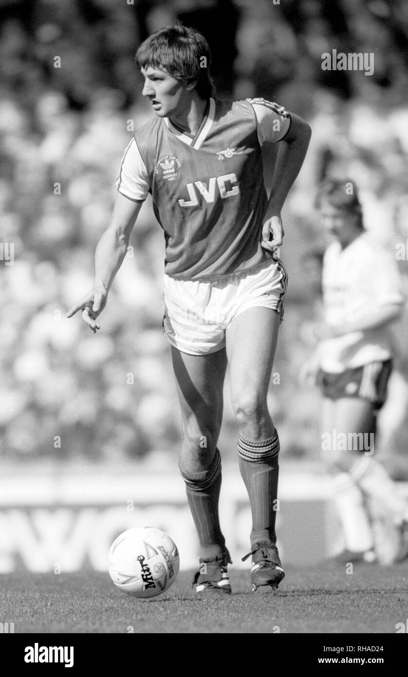 TONY ADAMS, ARSENAL FC, , 1987 Stock Photo - Alamy