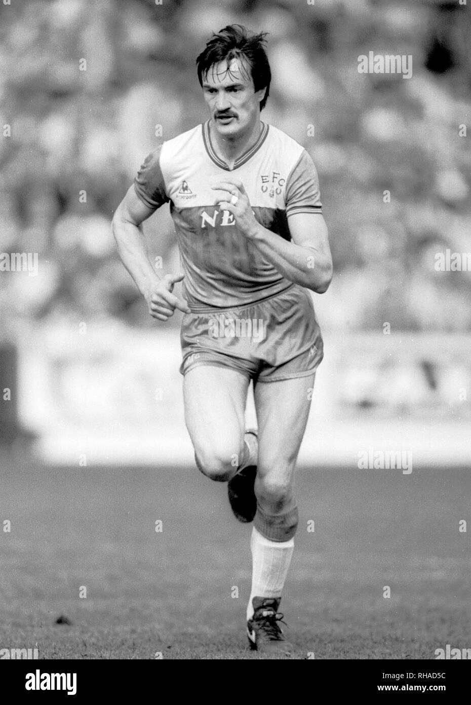 Derek mountfield everton hires stock photography and images Alamy